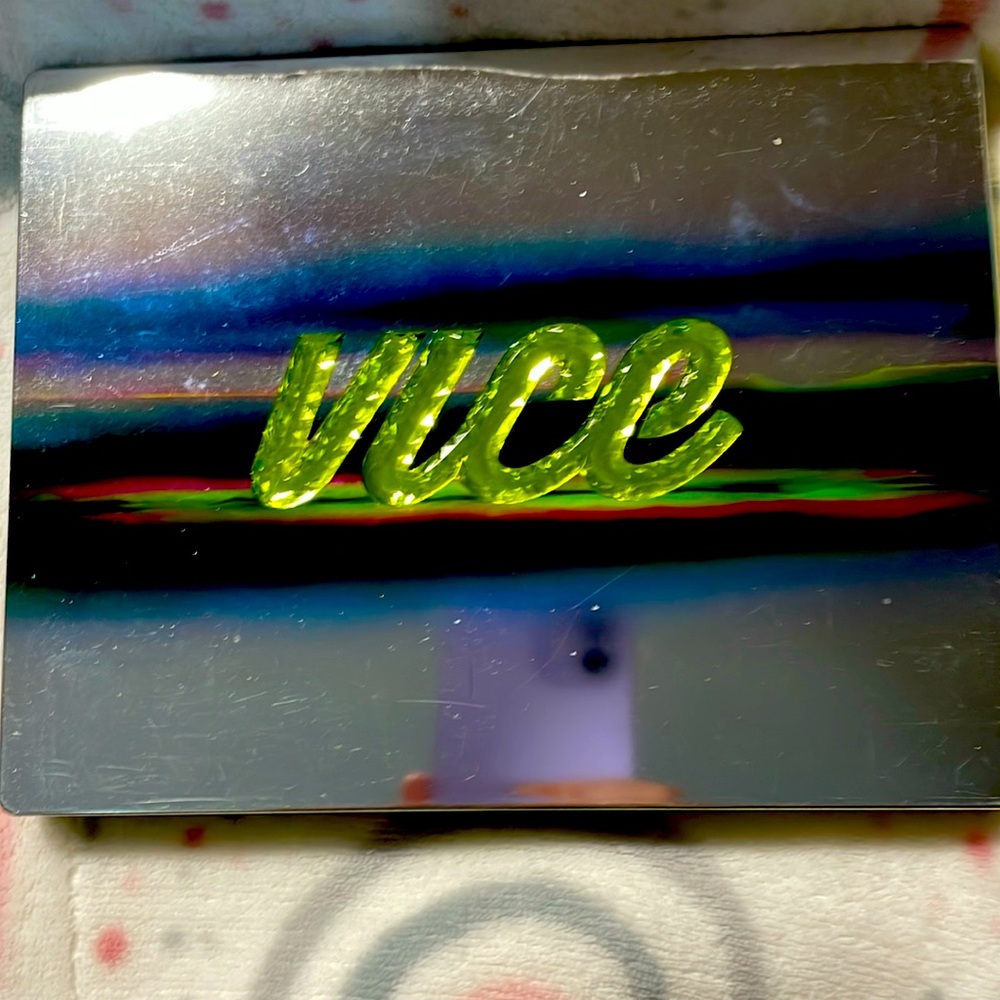 Urban Decay Vice 3 Eyeshadow Palette